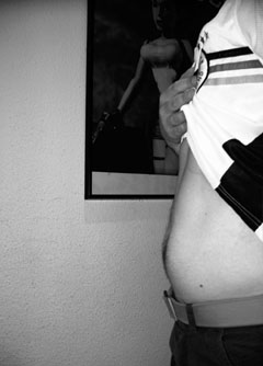 Weltmeister der Herzen-Bauch im 98er Gewand vor bedeutendster Akimba der Videospielgeschichte